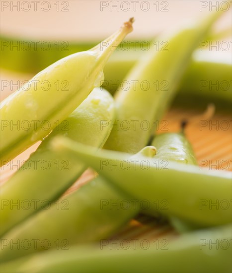 Studio Shot of Sugar Snap Peas. Photo : Daniel Grill