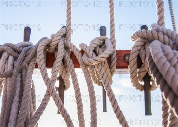 Coiled ropes on yacht deck. Photo : Daniel Grill