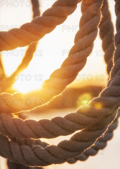 Close-up view of ropes on yacht deck. Photo : Daniel Grill