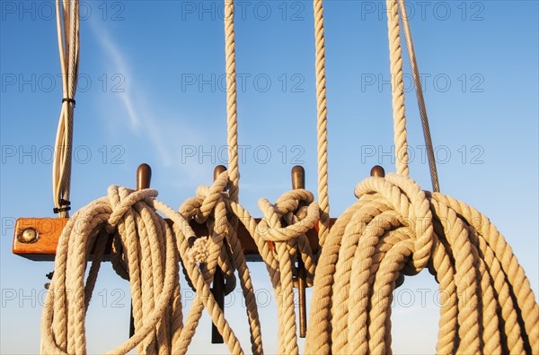 Coiled ropes on yacht deck. Photo : Daniel Grill