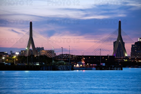 Bridge to downtown. Photo: Henryk Sadura