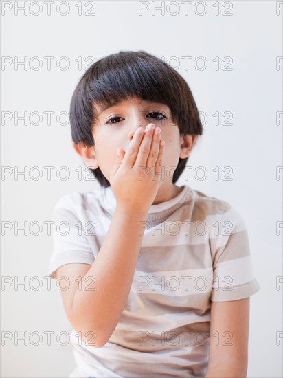 Studio Shot, Portrait of young boy. Photo : Jessica Peterson