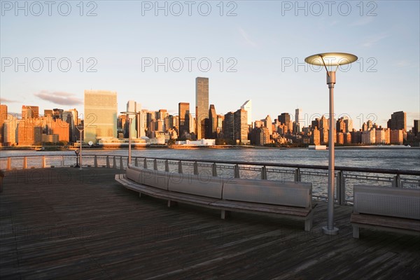 Trump Plaza, Skyline with promenade at sunset. Photo : Alan Schein
