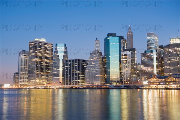 Skyline at sunset. Photo : Alan Schein