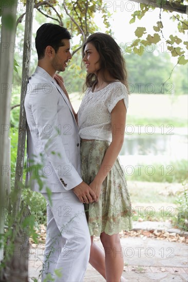 Young couple dating in vineyard. Photo : pauline st.denis