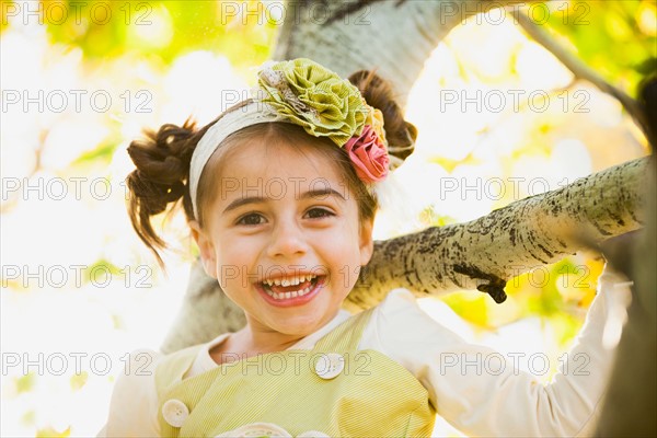 Outdoor portrait of smiling girl (4-5). Photo : Mike Kemp