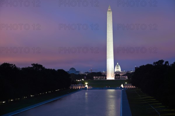Washington Monument and Capitol Building. Photo : Henryk Sadura