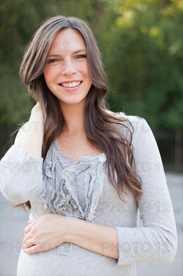 Portrait of pregnant mid adult woman. Photo : Jessica Peterson