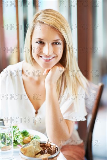 Woman eating lunch