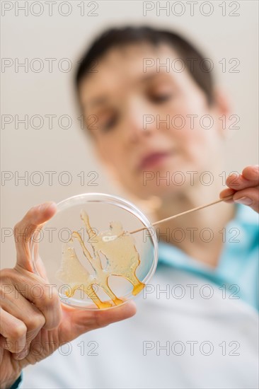 Woman working in laboratory.