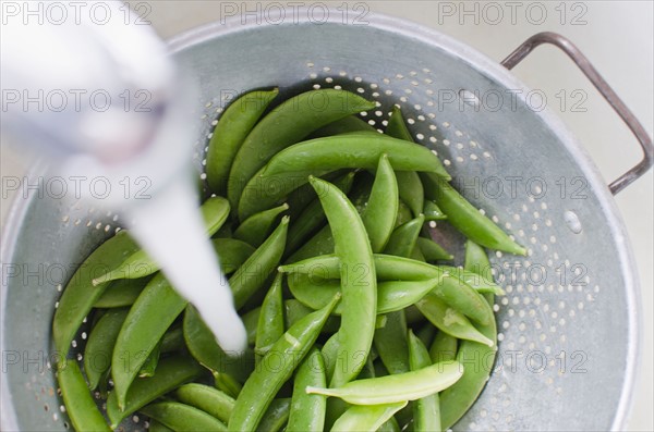 Preparing of green peas