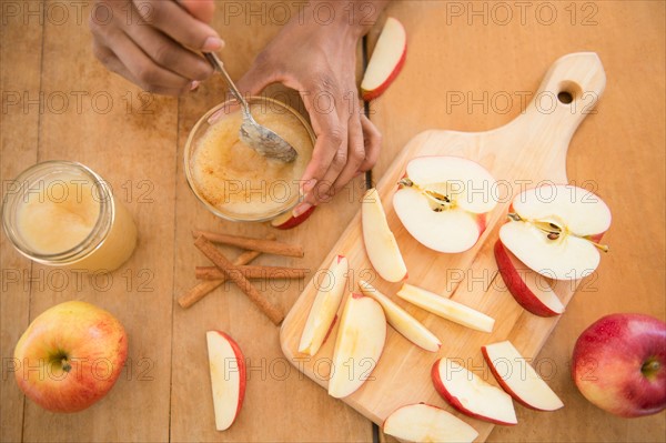 Apple sauce making