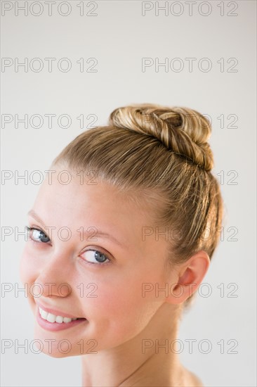 Portrait of teenage (16-17) ballet dancer