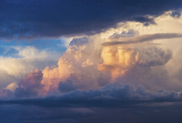 Cumulus clouds on blue sky.
Photo : Daniel Grill