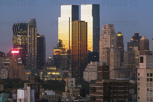 Cityscape at dusk. USA, New York State, New York City.
Photo : fotog