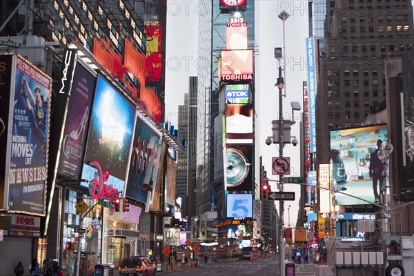 Time Square at dusk. USA, New York State, New York City.
Photo : fotog