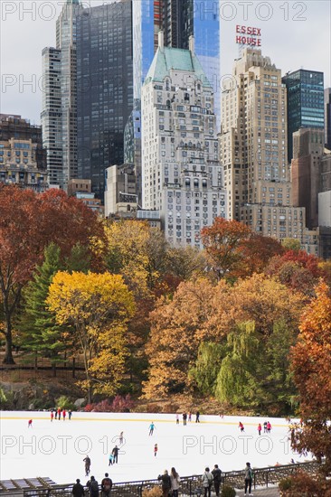 View of ice rink in Central Park. USA, New York State, New York City.
Photo : fotog