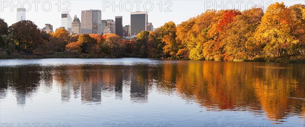 View of Central Park in autumn. USA, New York State, New York City.
Photo : fotog