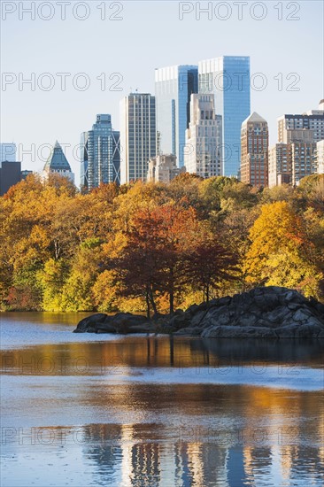 View of Central Park in autumn. USA, New York State, New York City.
Photo : fotog