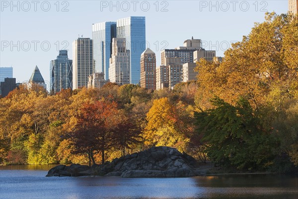 View of Central Park in autumn. USA, New York State, New York City.
Photo : fotog