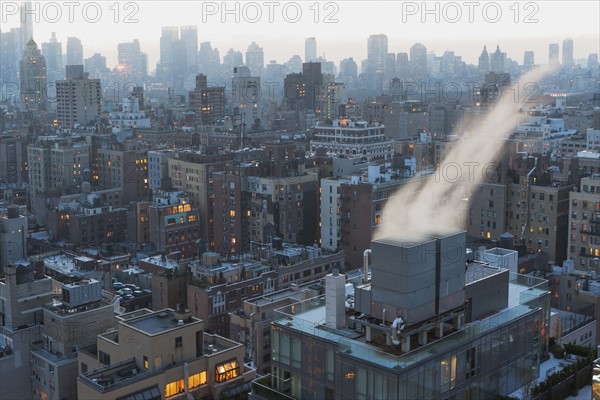 Aerial view of buildings. USA, New York State, New York City.
Photo : fotog