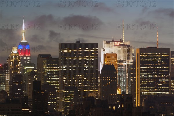 Skyline at dusk. USA, New York State, New York City.
Photo : fotog