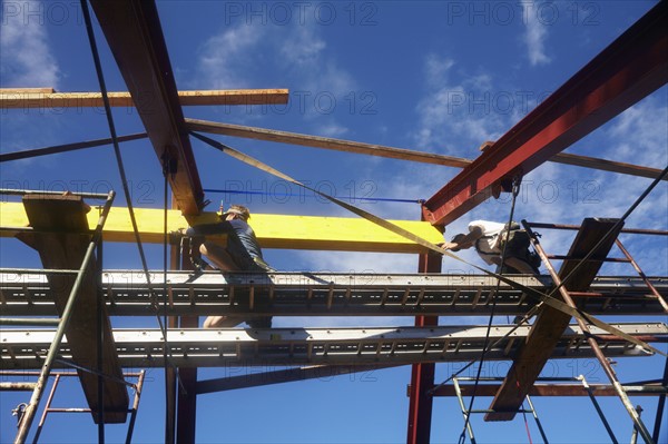 Construction workers working on construction site. USA, Colorado.
Photo : Kelly