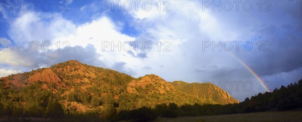 Rainbow over mountain range. USA, Western USA, Colorado.
Photo : Kelly