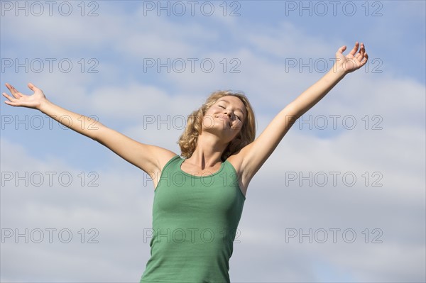 Portrait of happy woman.
Photo : Jan Scherders