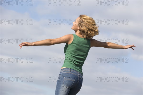 Portrait of happy woman.
Photo : Jan Scherders