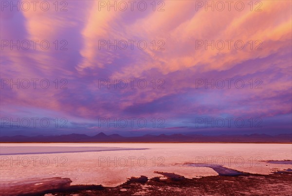View to Laguna Tebinquiche at sunrise. Chile, Antofagasta Region, Atacama Desert, Laguna Tebinquiche.
Photo : Henryk Sadura