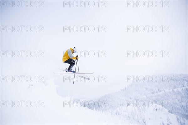 Man skiing. USA, Montana, Whitefish.
Photo : Noah Clayton