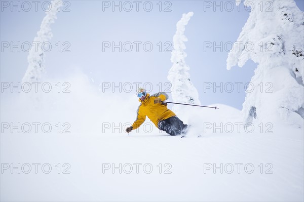 Man skiing. USA, Montana, Whitefish.
Photo : Noah Clayton