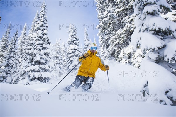 Man skiing. USA, Montana, Whitefish.
Photo : Noah Clayton