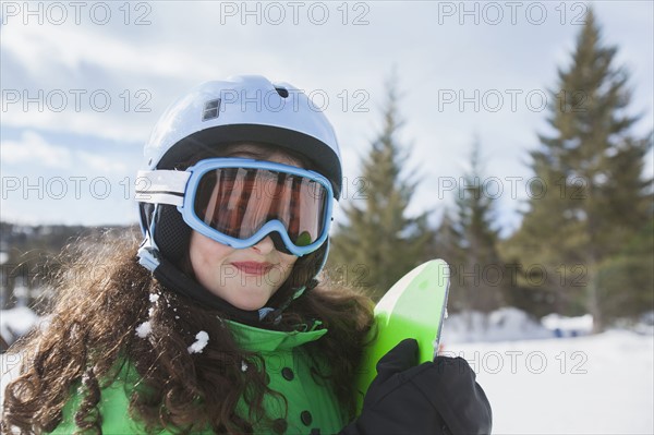 Portrait of girl skiing. USA, Montana, Whitefish.
Photo : Noah Clayton