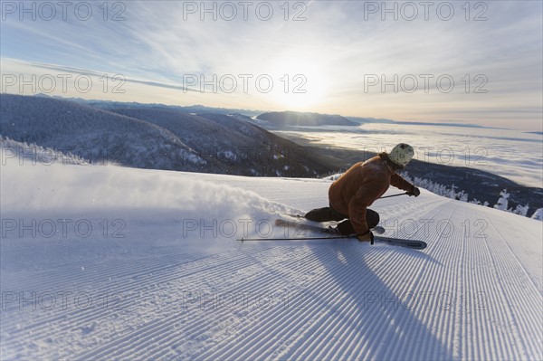 Man skiing. USA, Montana, Whitefish.
Photo : Noah Clayton