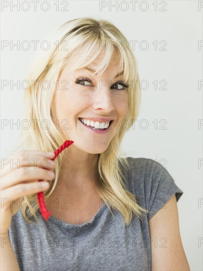 Woman eating candy.
Photo : Jessica Peterson