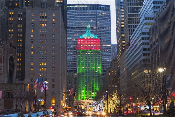 Christmas decorations on Manhattan. New York City, USA.
Photo : ALAN SCHEIN