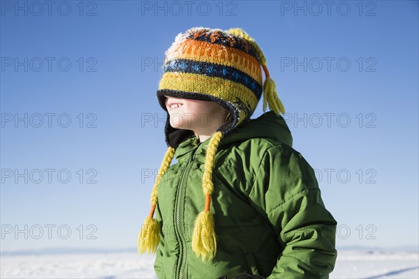 Boy (4-5) enjoying winter outdoors.
Photo : Maisie Paterson