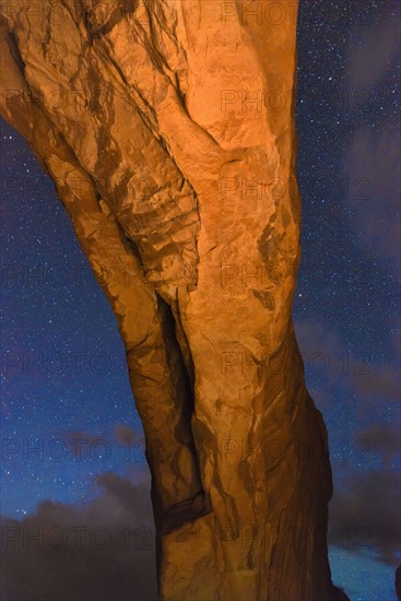 Close-up of natural arch at night. Arches National Park, Utah.
Photo : Gary Weathers