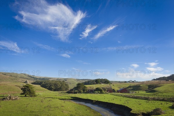 Idyllic landscape with farm. Bodega, California, USA.
Photo : Gary Weathers