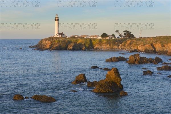Seascape with lighthouse Point Arena Light. Point Arena Light, California, USA.
Photo : Gary Weathers