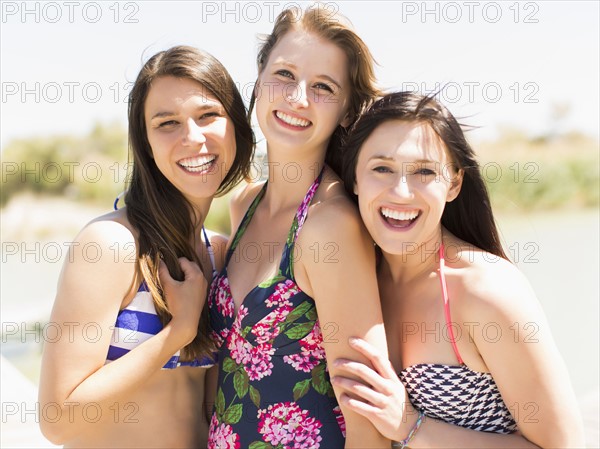 Portrait of three women on beach. Salt Lake City, Utah, USA.
Photo : Jessica Peterson