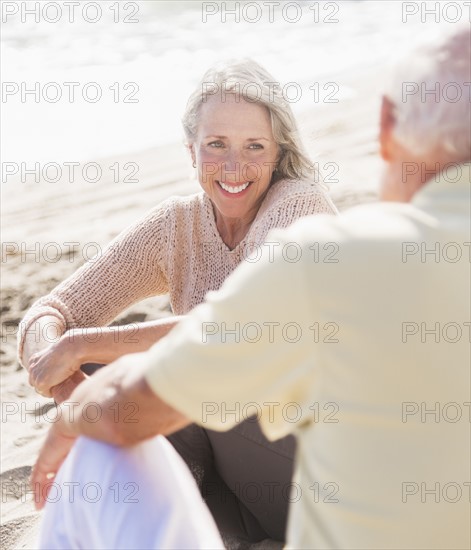 Senior couple on beach.
Photo : Daniel Grill