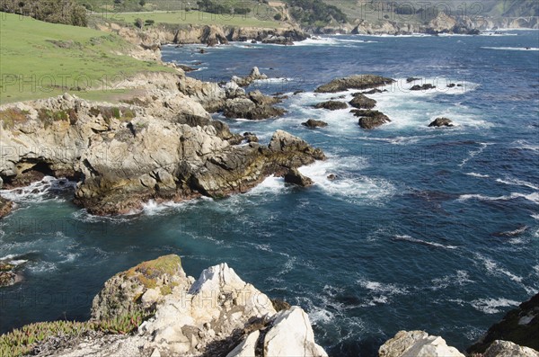 Rocky coastline.
Photo : Tetra Images