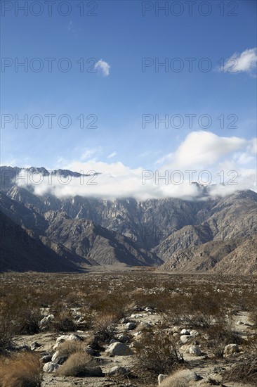 Scenic landscape with mountain range.
Photo :  Winslow Productions