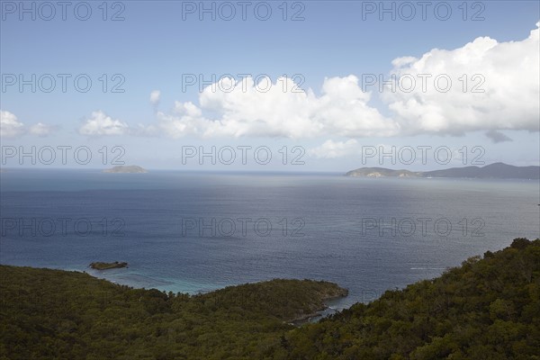 Scenic view with sea and mountains.
Photo :  Winslow Productions