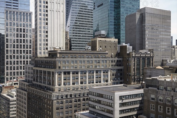 View of skyscrapers.
Photo :  Winslow Productions