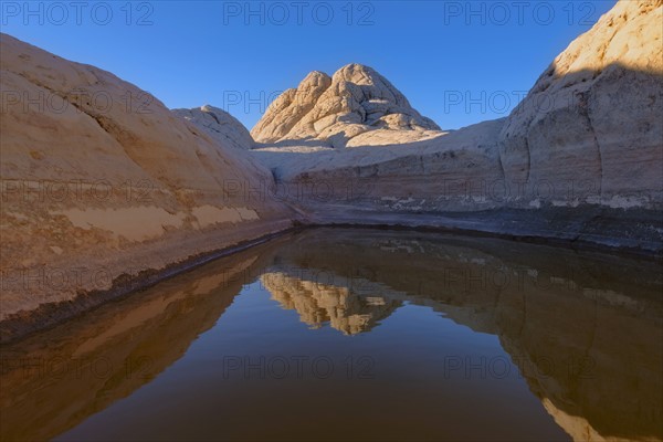 View of sandstone.
Photo : Gary Weathers