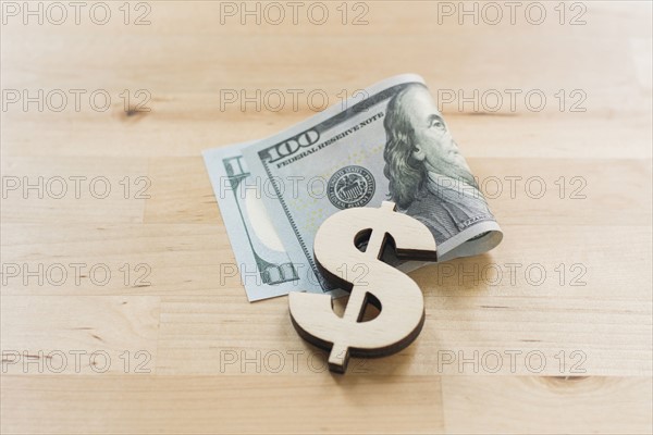 Dollar banknote and dollar symbol